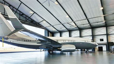 Hangar.